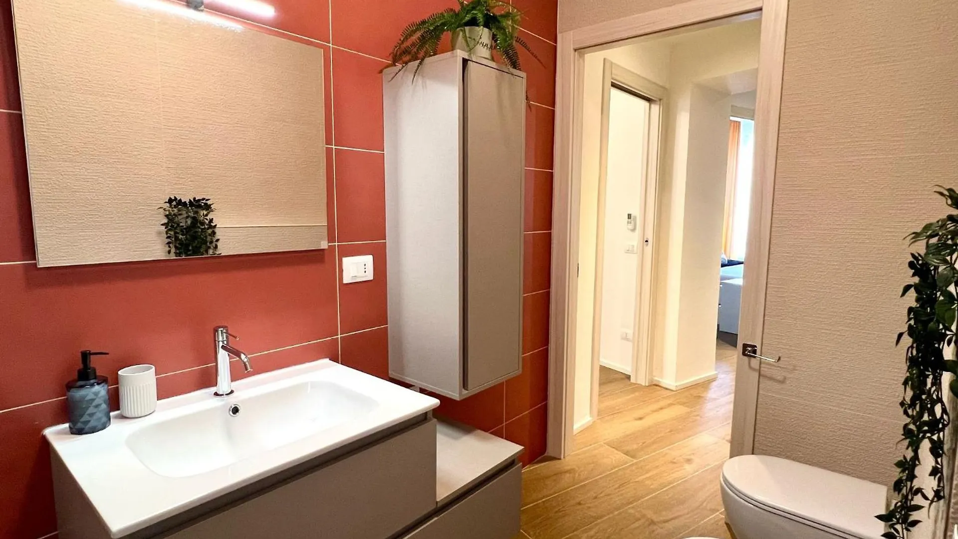 Moscova Luxe - Elegant Stay With 2 Bathrooms Milán